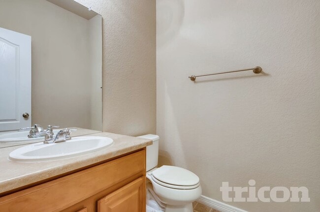 Photo - 161 N Newbern Way