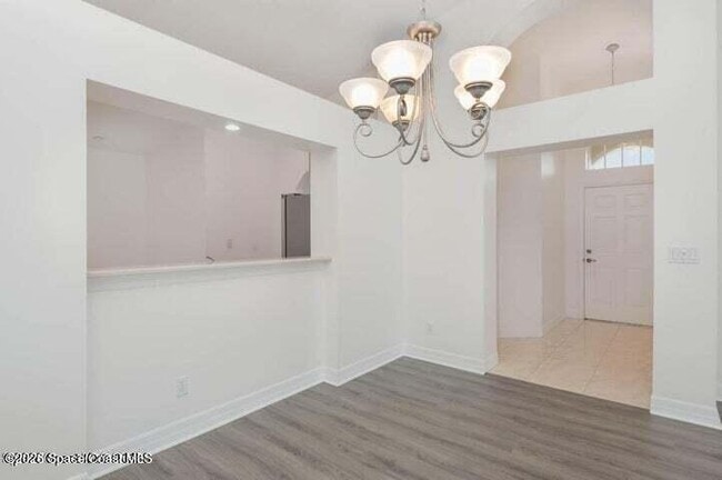 Photo - 421 Moray Pl