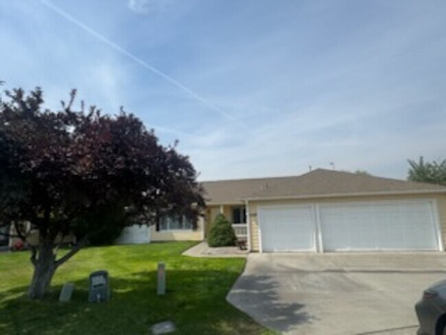 Photo - 2089 NW Eucalyptus Dr