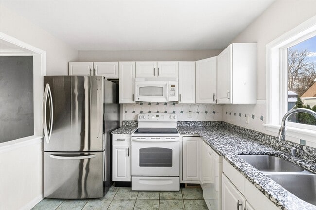 Photo - 835 N Forest Ave