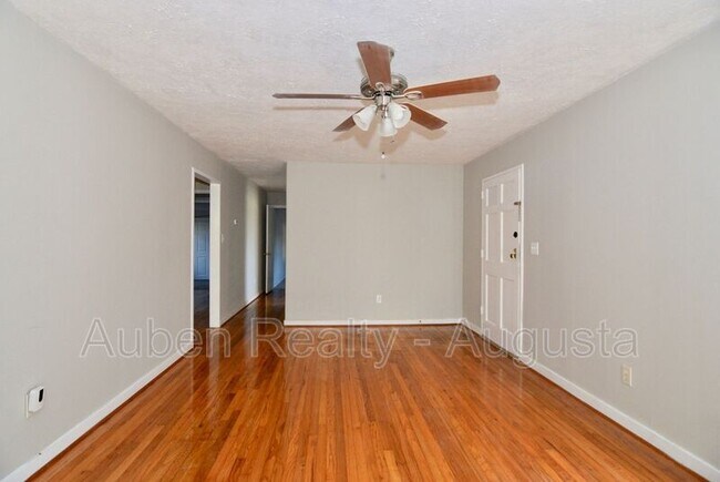 Photo - 2315 Henry Cir