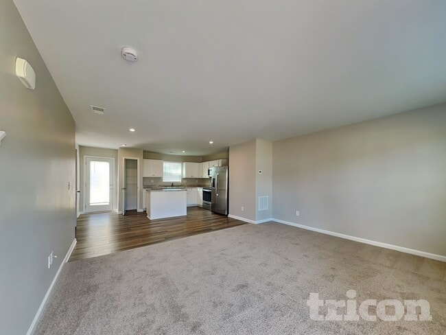 Photo - 104 Cavesson Ave