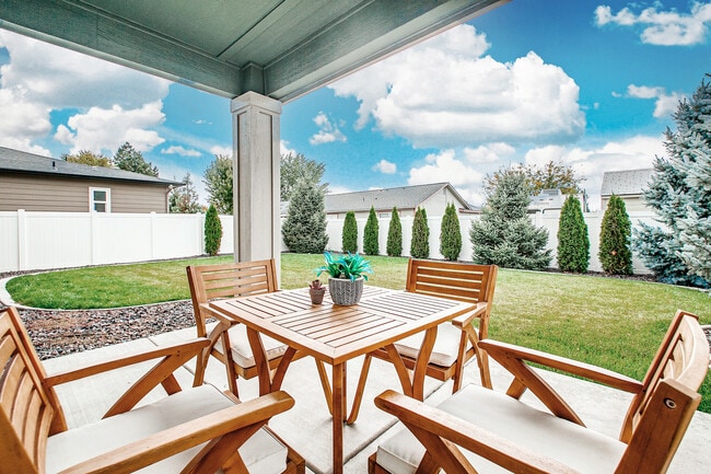 Photo - 2035 E Oakcrest Dr