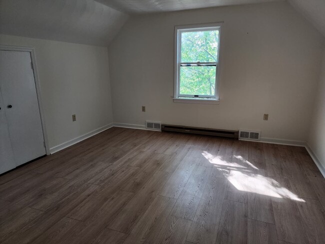 Photo - 132 W Seminary Ln