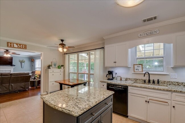 Photo - 1156 Parkside Trail