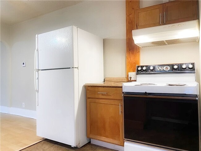 Photo - Charming 2-Bedroom Home with Hardwood Floors & Great Location Near Des Moines