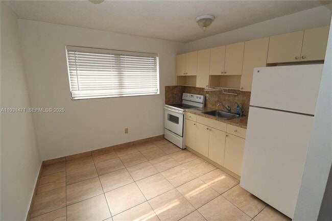 Photo - 1828 NW 19th St Unit 4