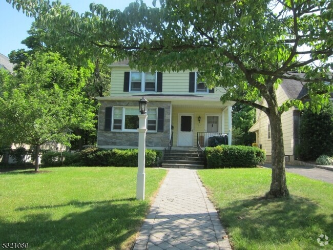 Building Photo - 122 Wildwood Ave Rental