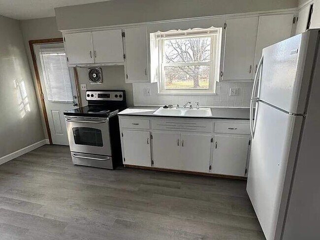 Photo - 962 Salisbury Rd