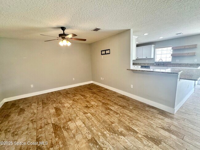 Photo - 2130 Garnet Ct