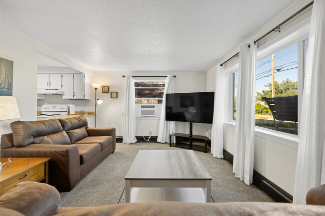 Living Room - 1923 38th St Apartments