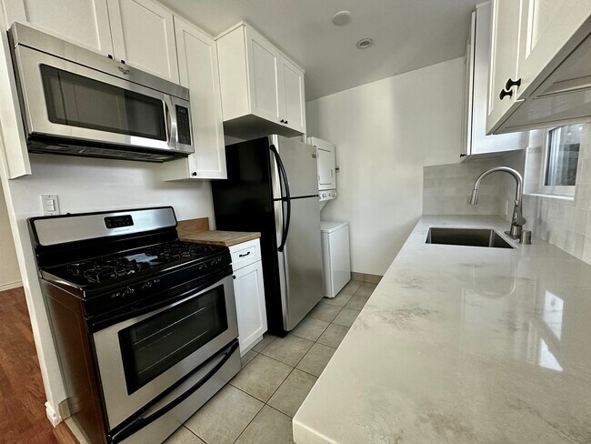 Photo - 11605 Washington Blvd Unit B