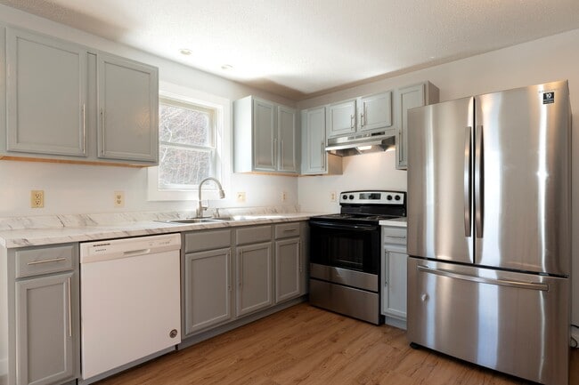 Building Photo - 7 Colby Way Unit A