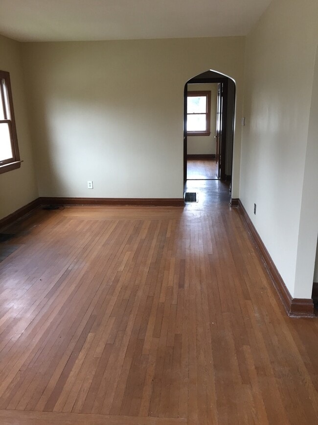 3172 Mozart Ave