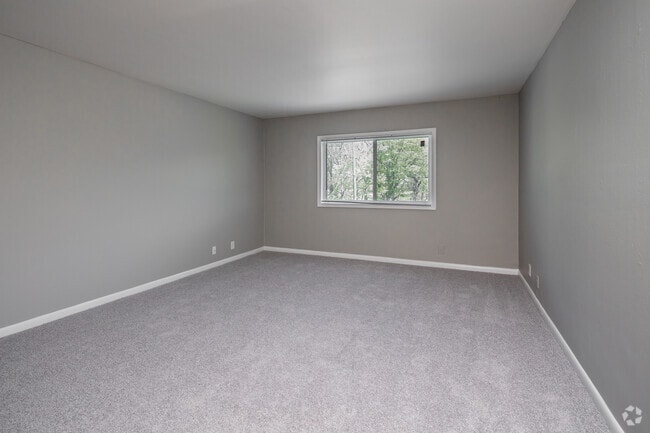 1BR, 1BA - 659SF - Living Room