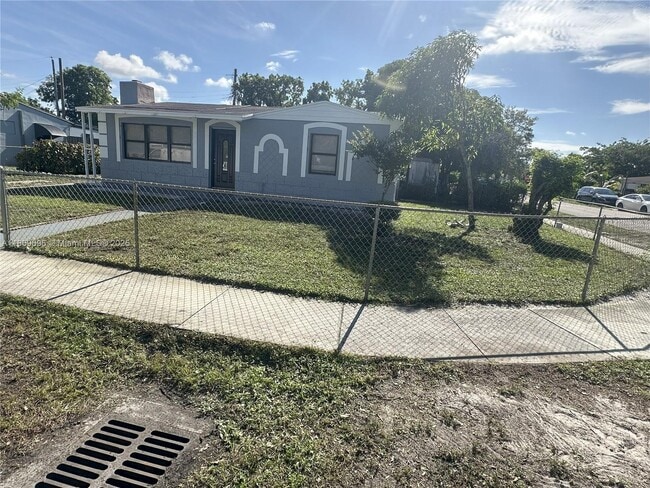 Building Photo - 2124 S Beech Rd Rental