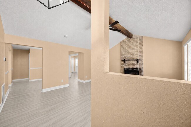 Photo - 1014 Three Forks Dr