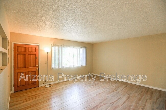 Photo - 2408 W Morten Ave Unit #1