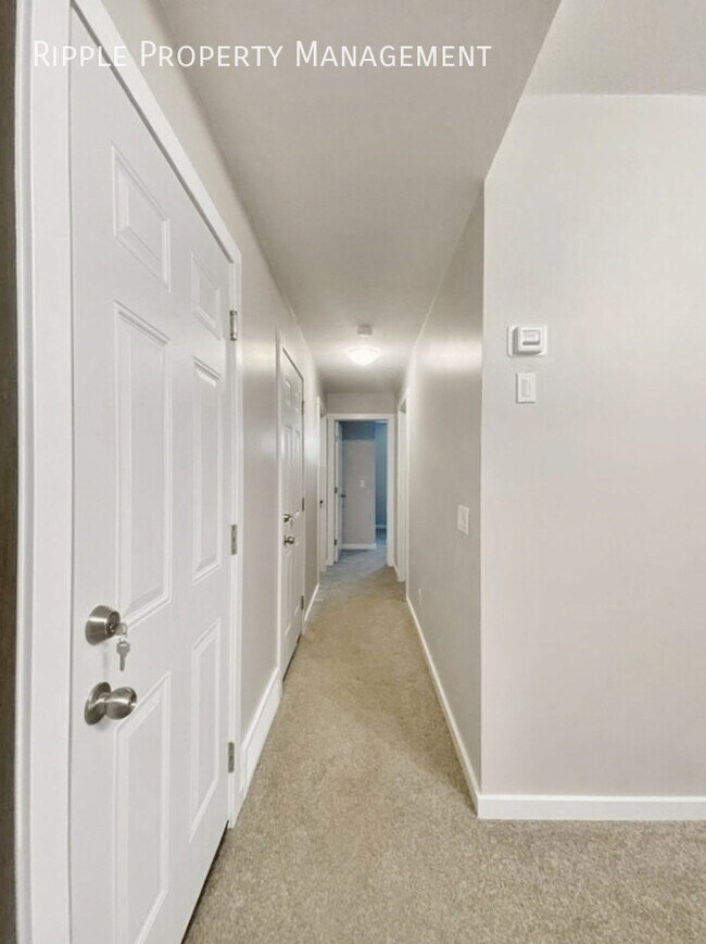 Photo - SPACIOUS 3-BED, 1-BATH LOWER SUITE | PRIVATE ENTRANCE | MODERN FINISHES