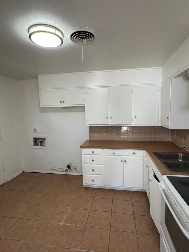 Photo - 2418 46th St Unit A