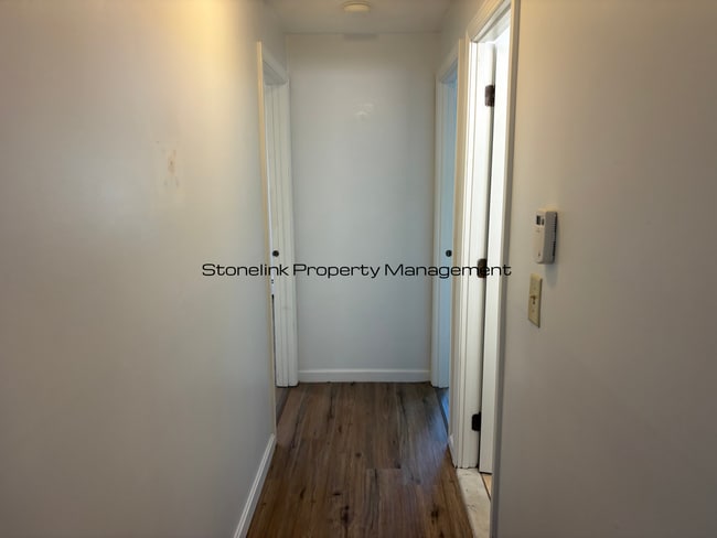 10 Josephine St
