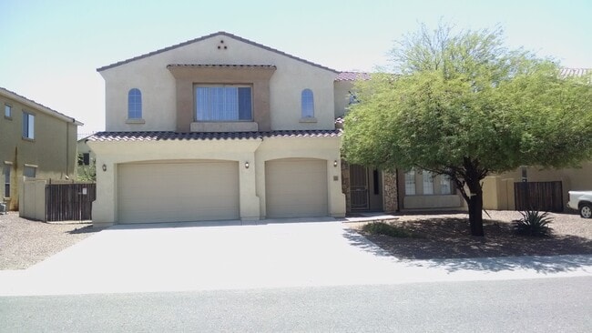 Building Photo - HUGE 5 bedroom, 3 bathroom in Glendale