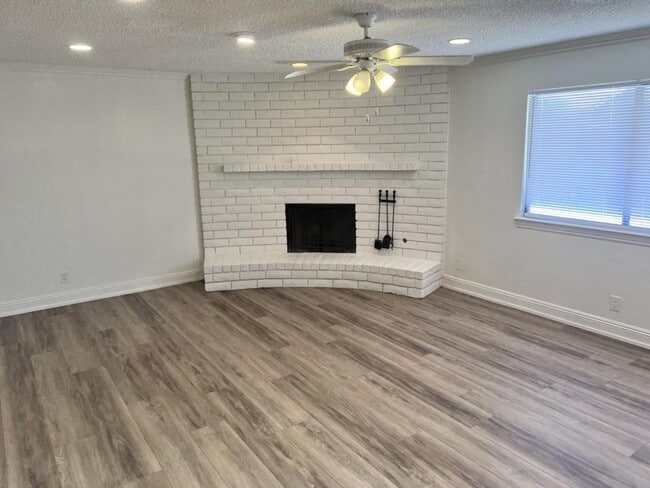 Photo - 2105 Vincent Ave