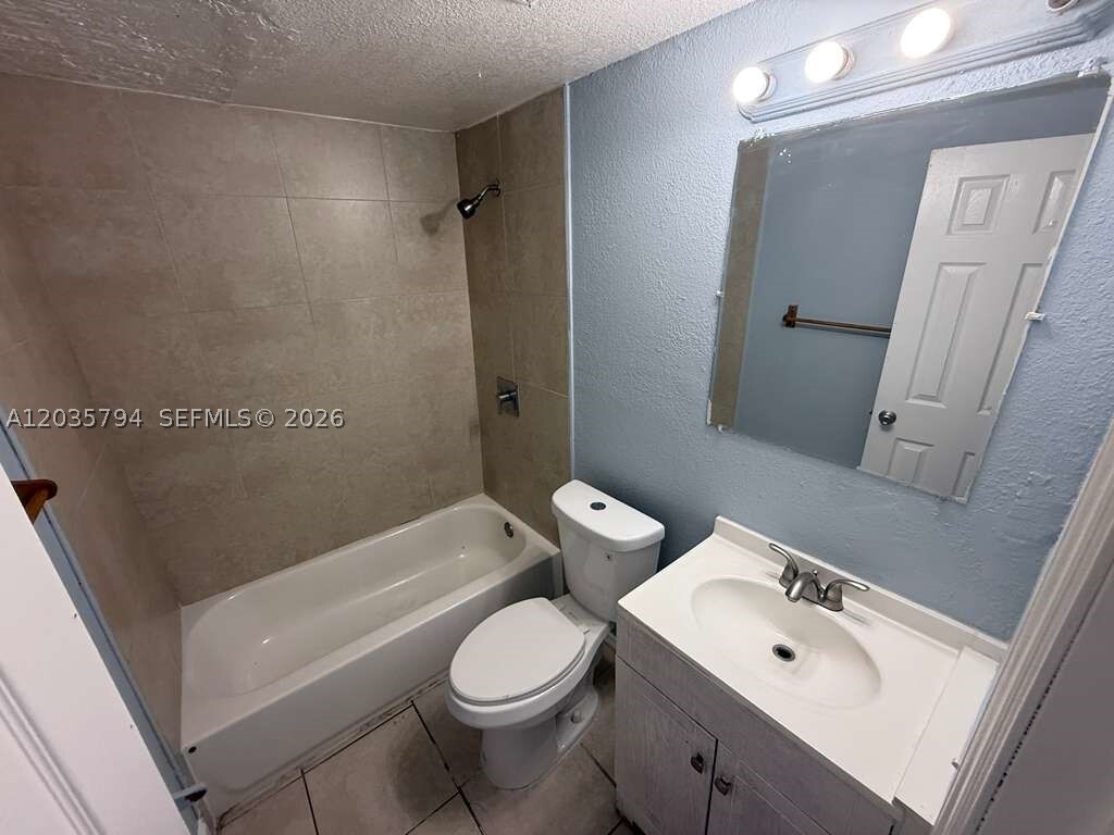 Photo - 2014 Funston St Unit C