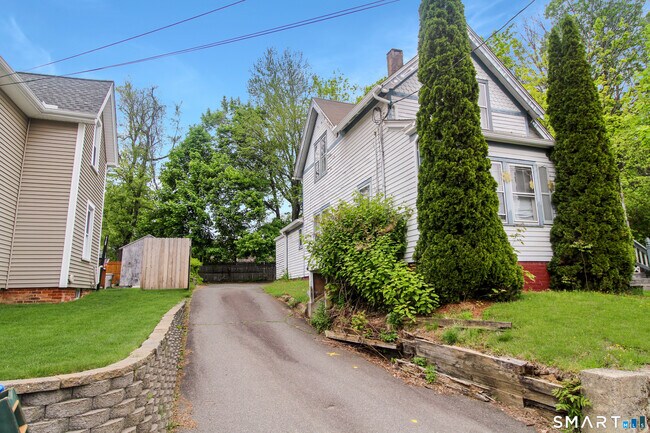 Photo - 32 Ingraham Pl