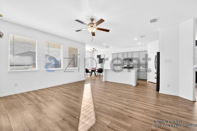 Photo - 3016 Riddler Wy