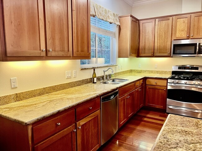 Photo - 853 Palou St