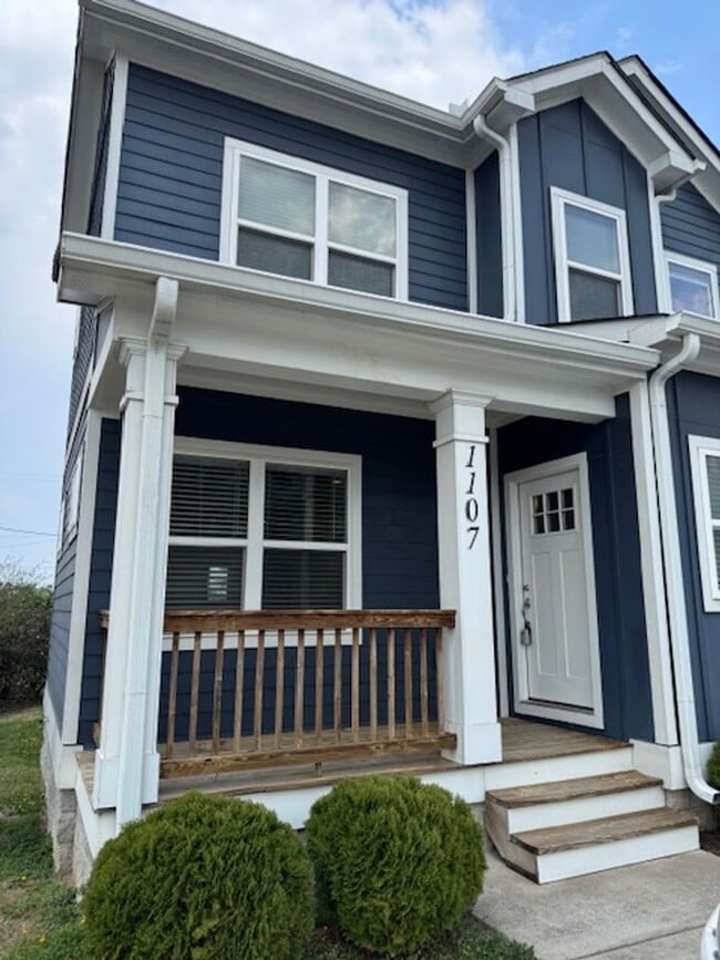 Building Photo - Coming Soon! Nice townhome in convenient East Nashville location!