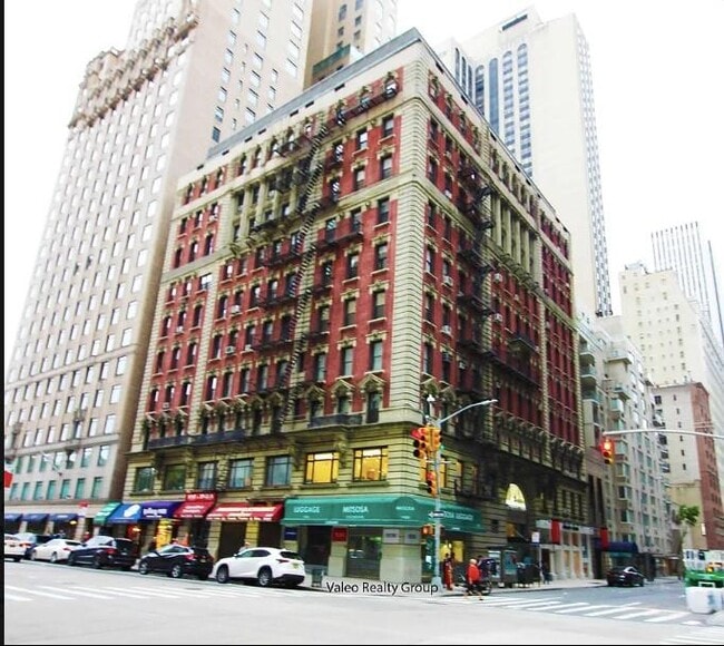 Photo - 57 W 58th St Condo Unit 5GG