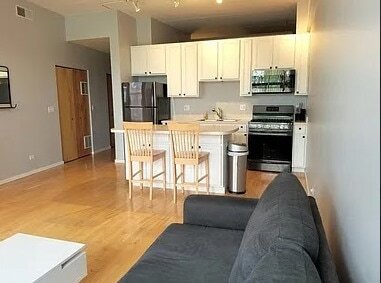 Photo - 3944 N Claremont Ave Unit 306