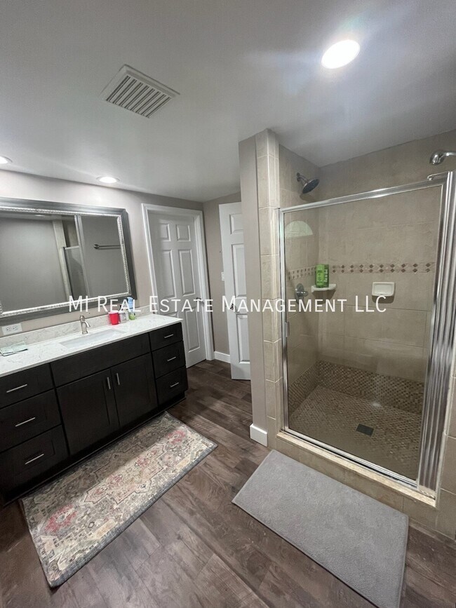 1365 Heather Dr