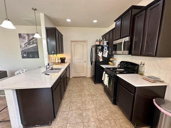 Photo - 2209 Nestlewood Dr