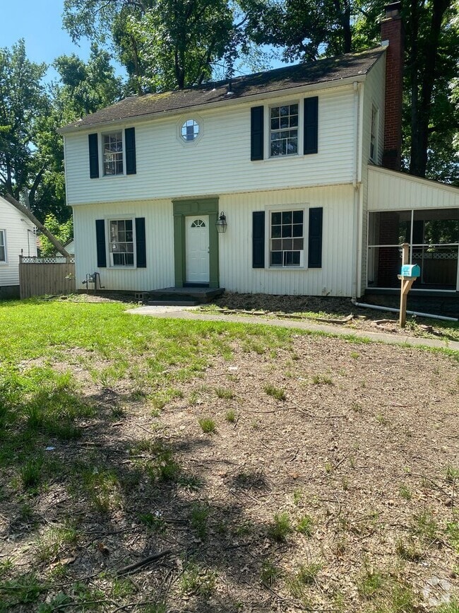 Building Photo - Charming 4-Bedroom Home with Sunroom, Fenc...