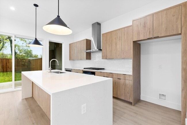 Photo - 2814 Guymon St