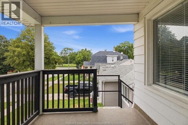 Photo - 1338 Bernard Rd