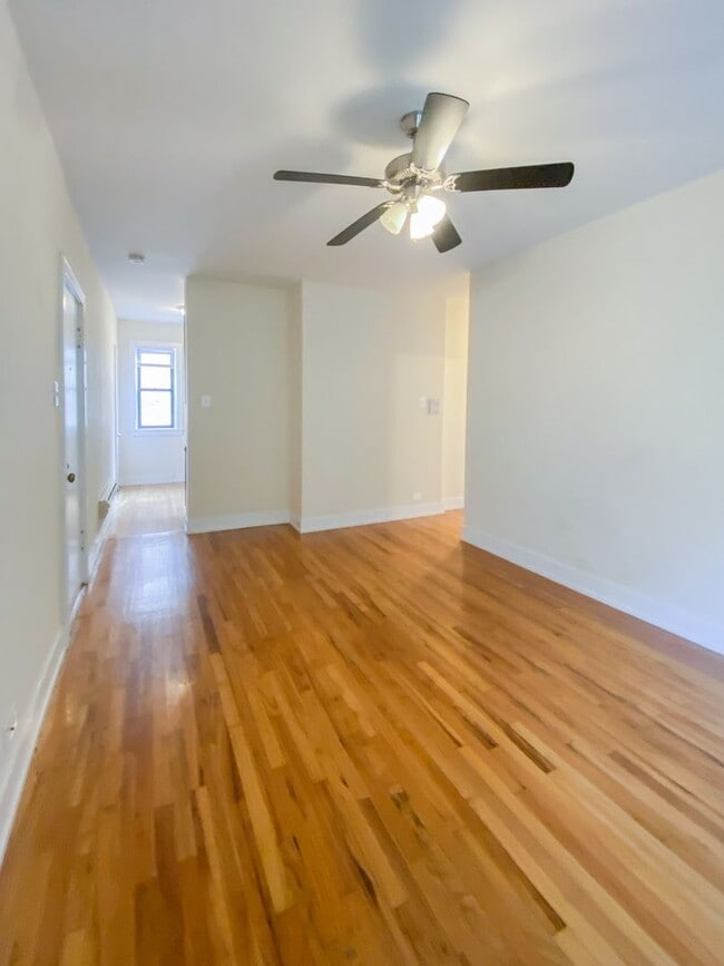 Photo - 627 W Melrose St Unit 2