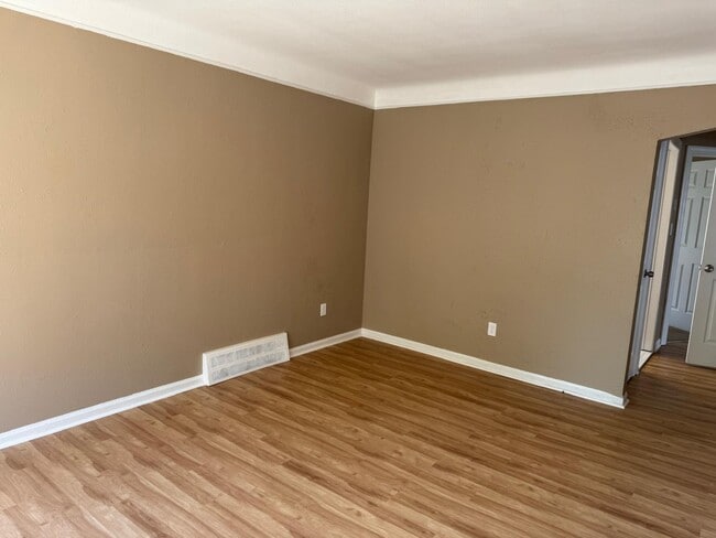 Photo - 19357 Blackstone St