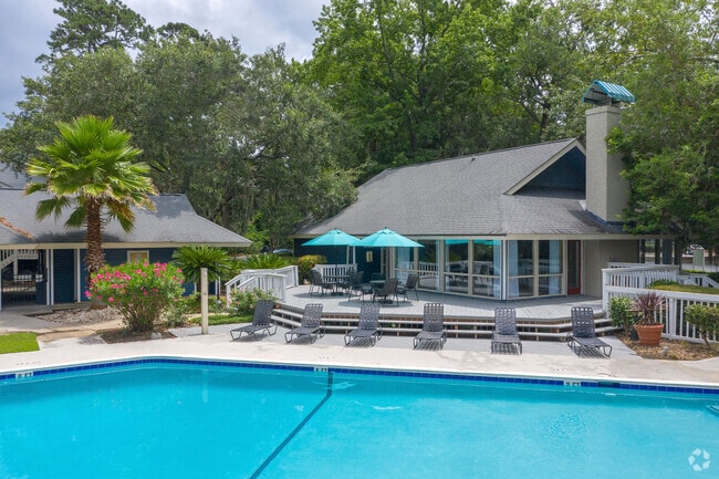 West Wind Landing Apartments & Townhomes