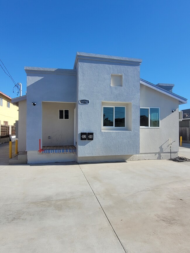 Photo - 10702 S Grevillea Ave Casa