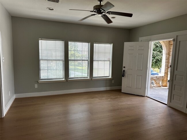 Photo - 2910 Wichita St