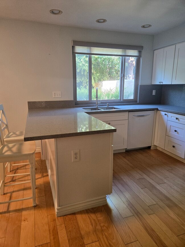BRAND NEW, NEWLY REMODELED kitchen - 8830 Via Andar Rental