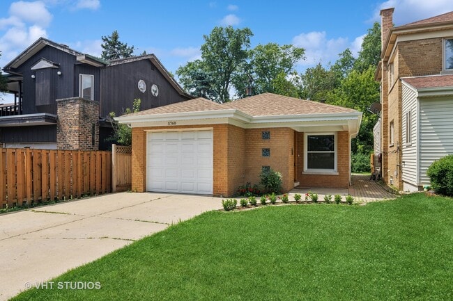 Building Photo - 5768 N Lacey Ave Rental
