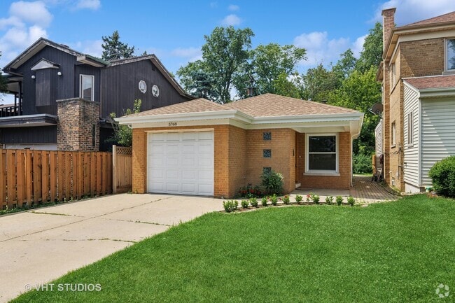 Building Photo - 5768 N Lacey Ave Rental