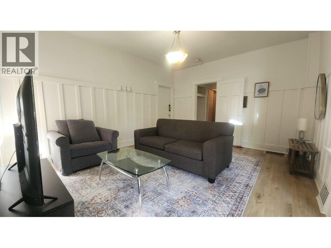 Photo - 3142 W 2nd Ave