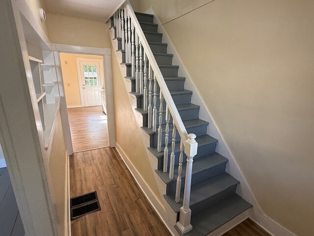 Building Photo - Newly Updated!! 3 Bed, 1 Bath Apartment in...