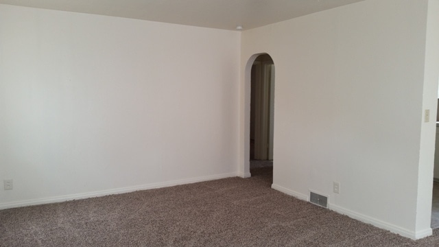 Photo - Duplex With Lots Of Room